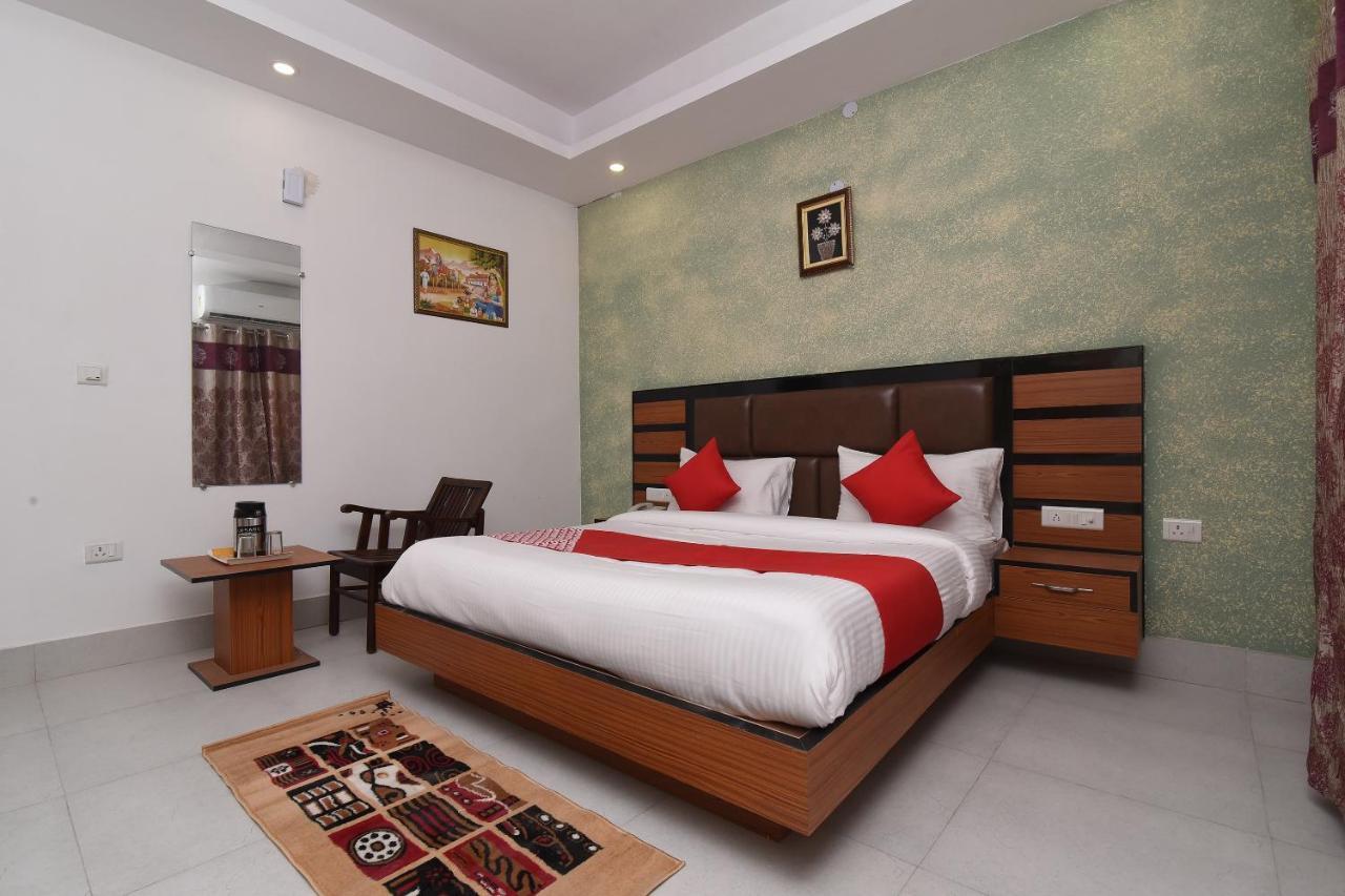 Capital O 13310 Noida Suites Экстерьер фото