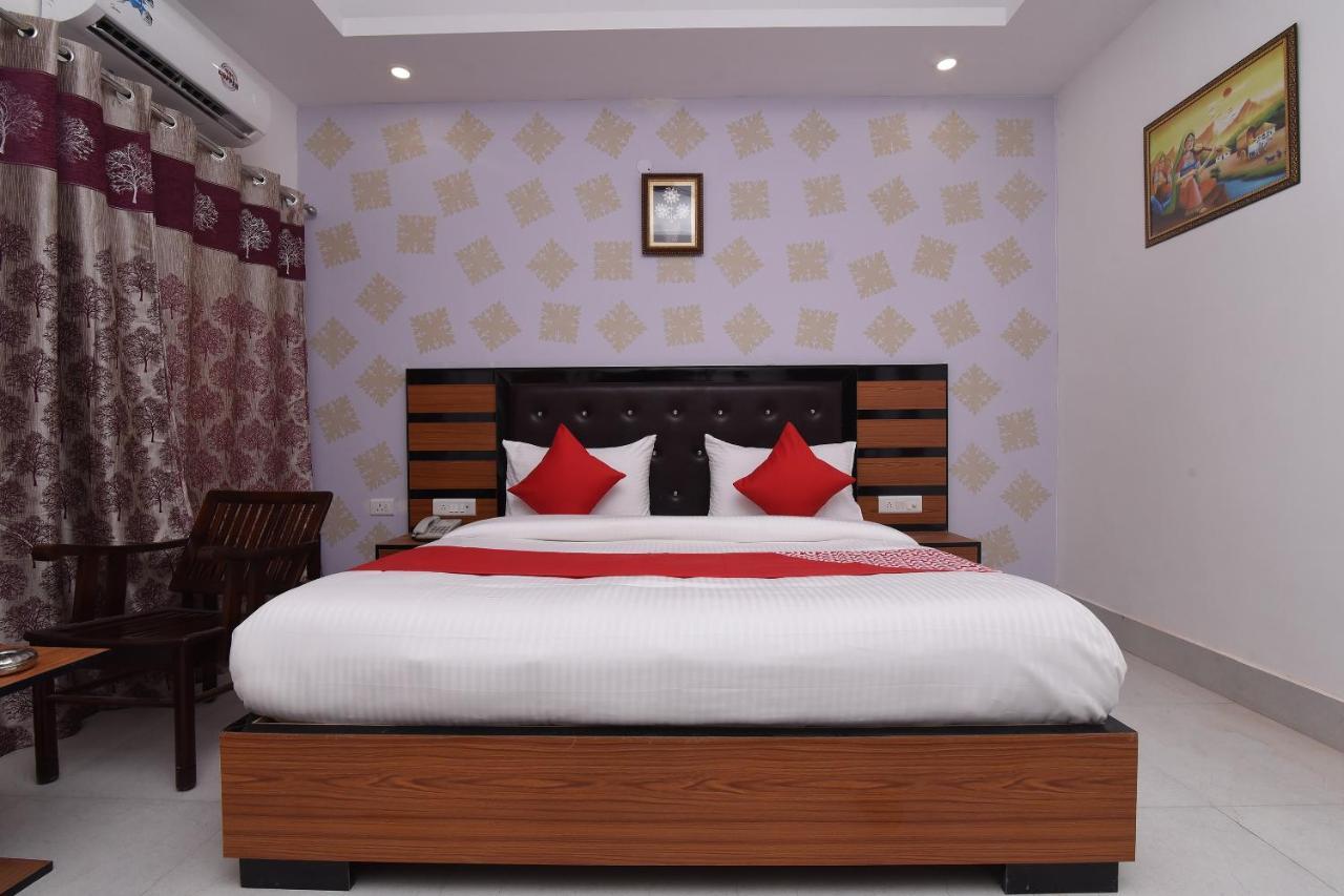 Capital O 13310 Noida Suites Экстерьер фото