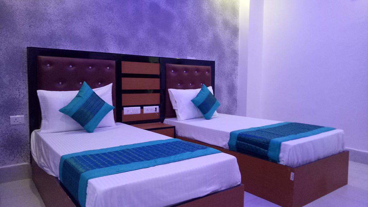 Capital O 13310 Noida Suites Экстерьер фото
