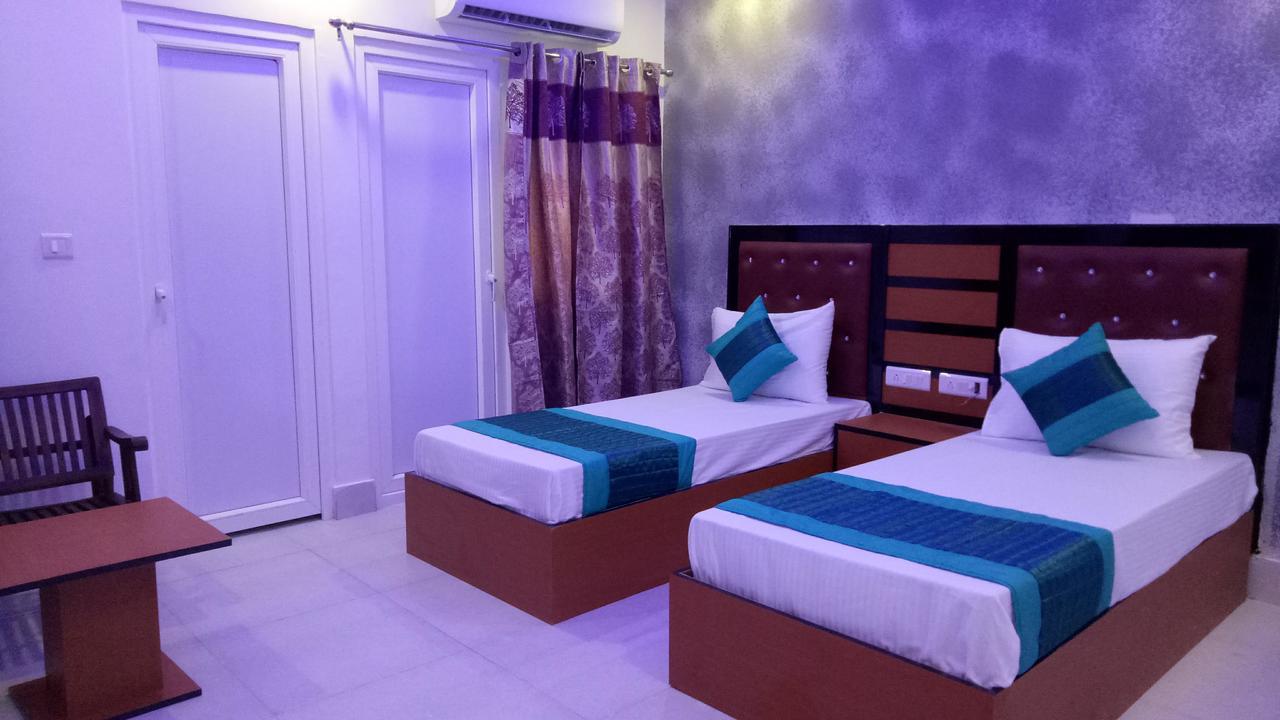 Capital O 13310 Noida Suites Экстерьер фото