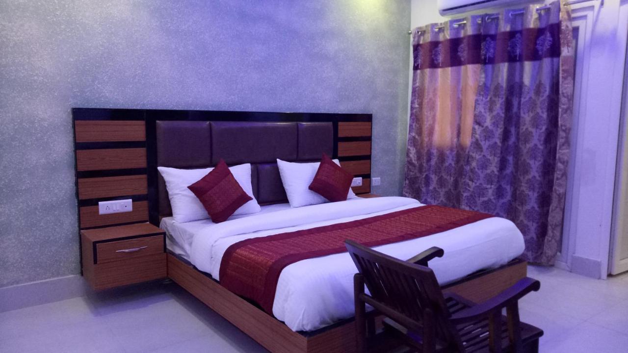 Capital O 13310 Noida Suites Экстерьер фото