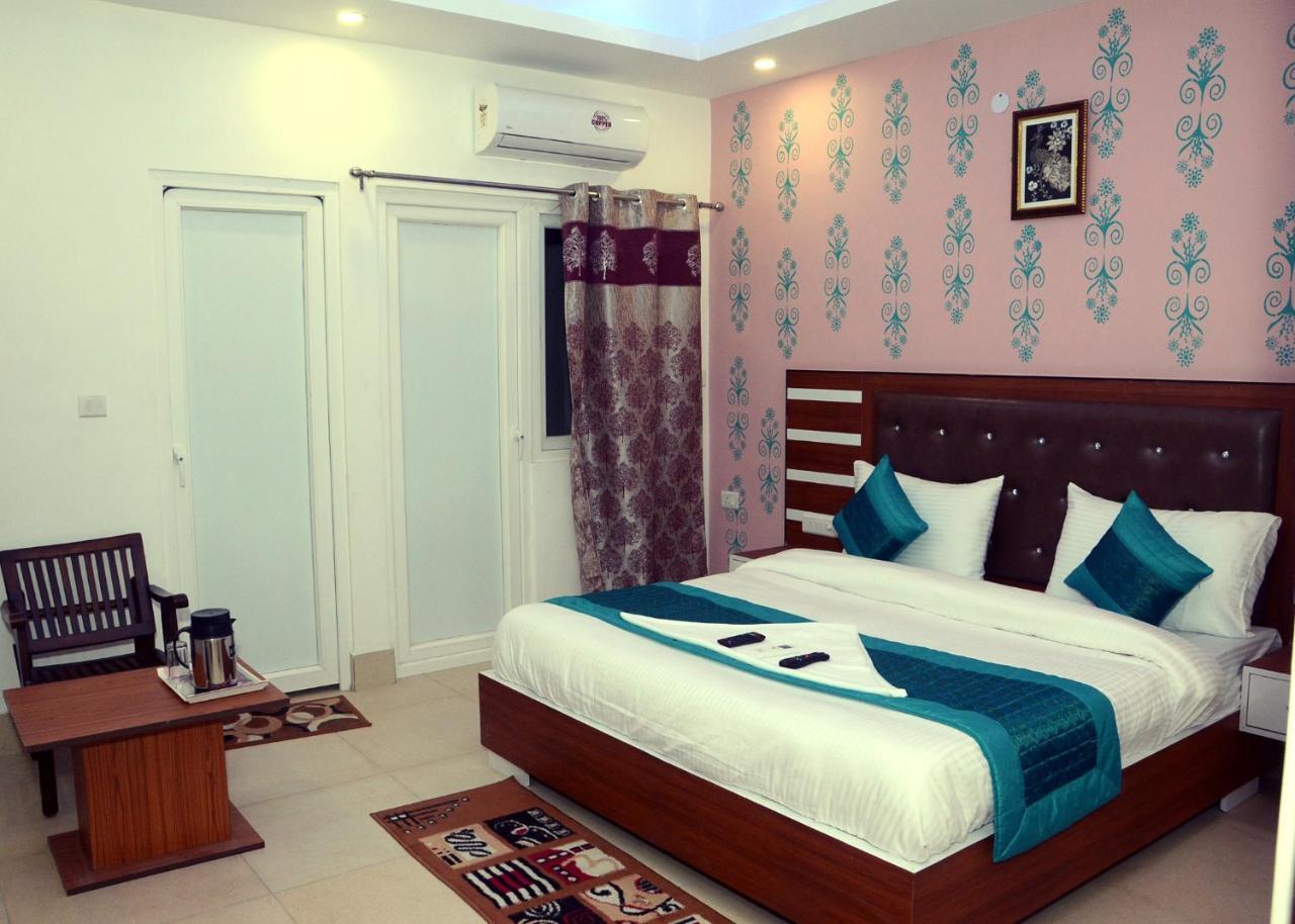Capital O 13310 Noida Suites Экстерьер фото