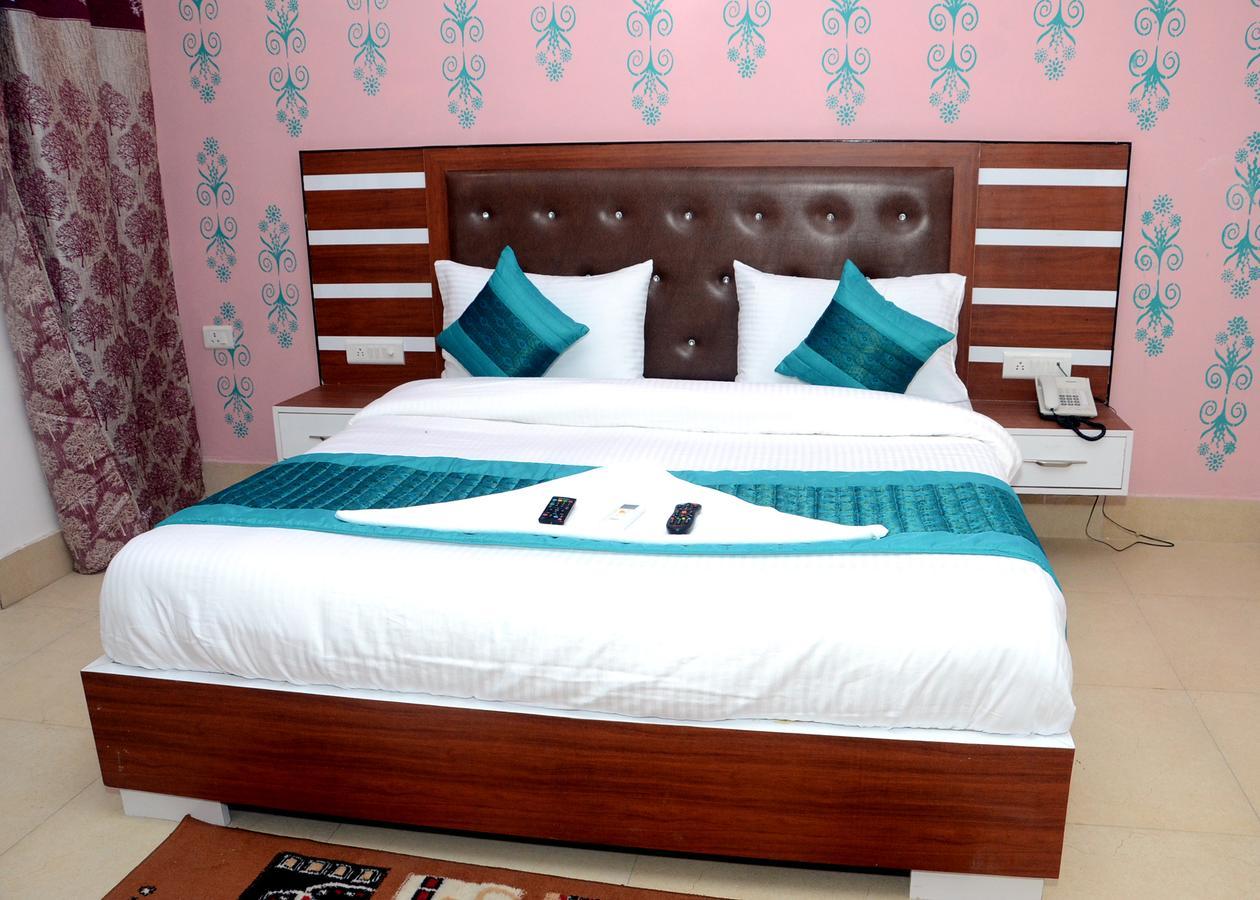 Capital O 13310 Noida Suites Экстерьер фото