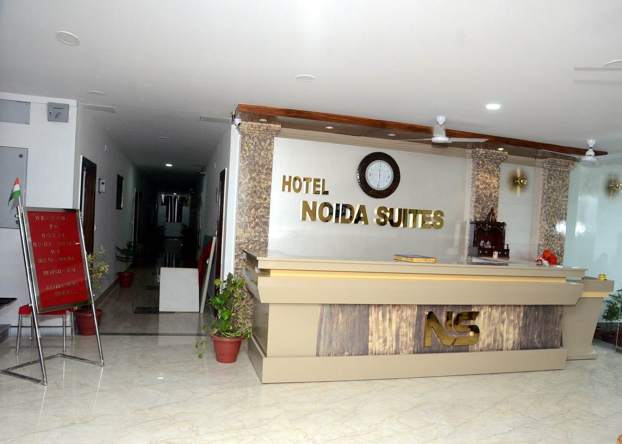Capital O 13310 Noida Suites Экстерьер фото