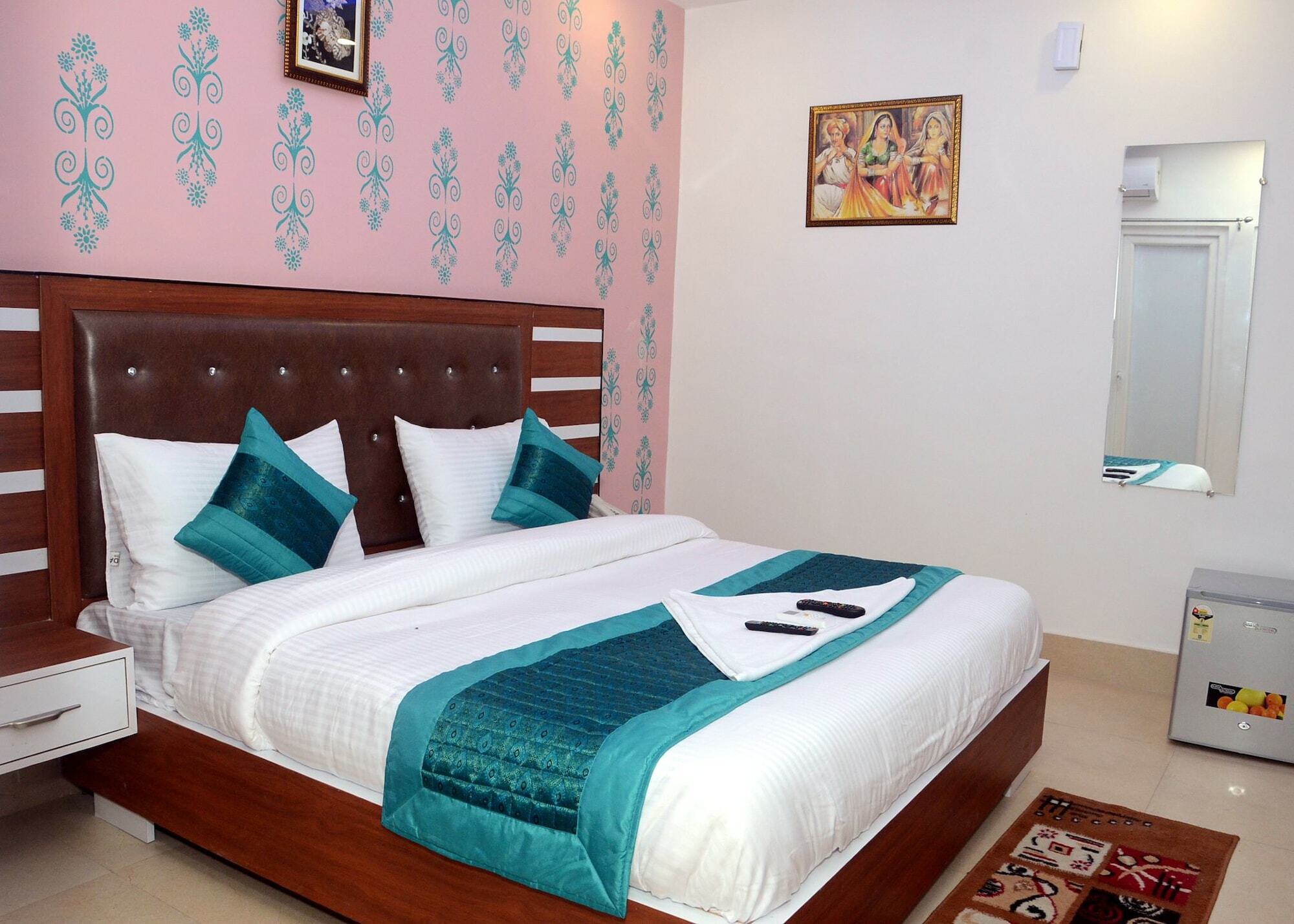 Capital O 13310 Noida Suites Экстерьер фото